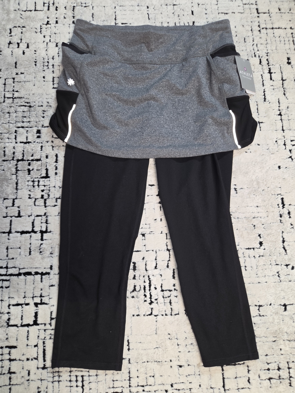 Athleta Be Free 2in1 Skirted Capri Size LT  Black Gray New with tags